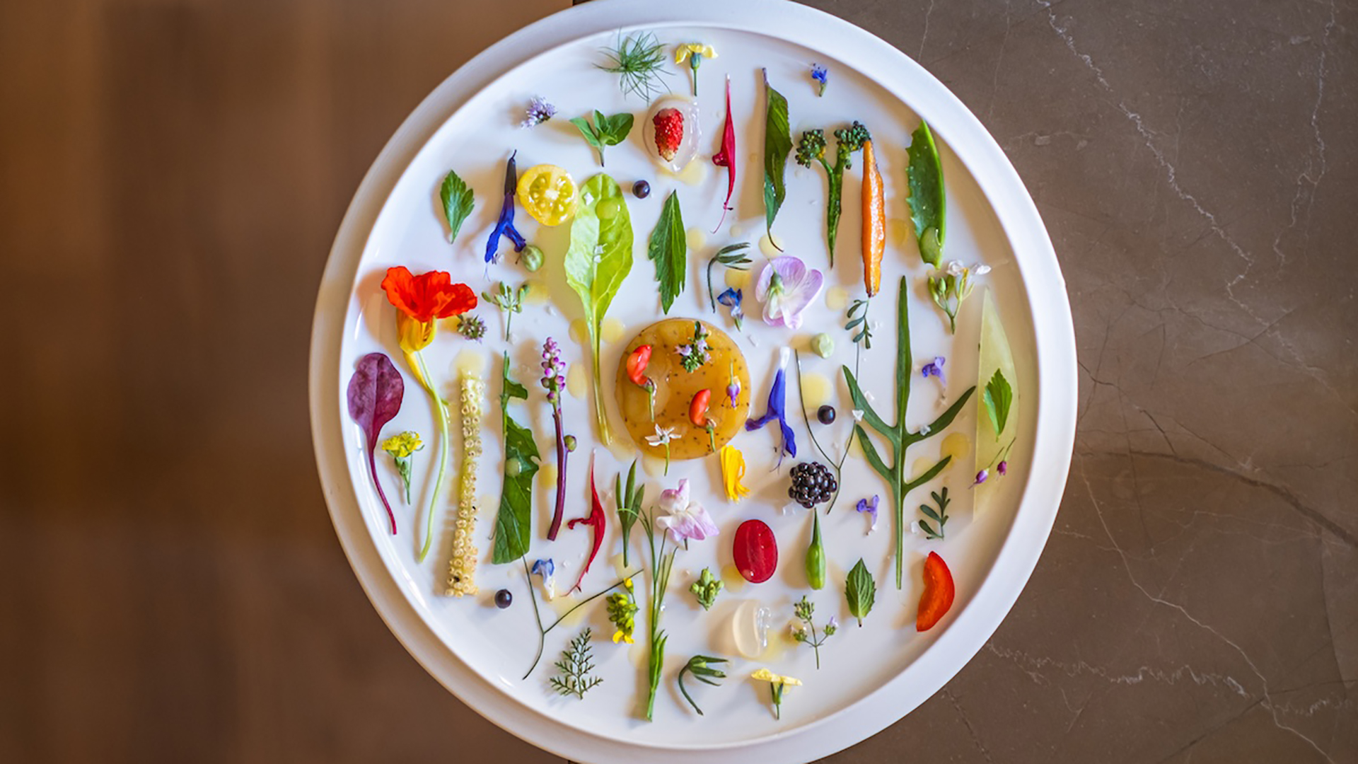 A Walk Through my Garden nevű fogás a Horváth Restaurant Fuck Caviar menüjéről