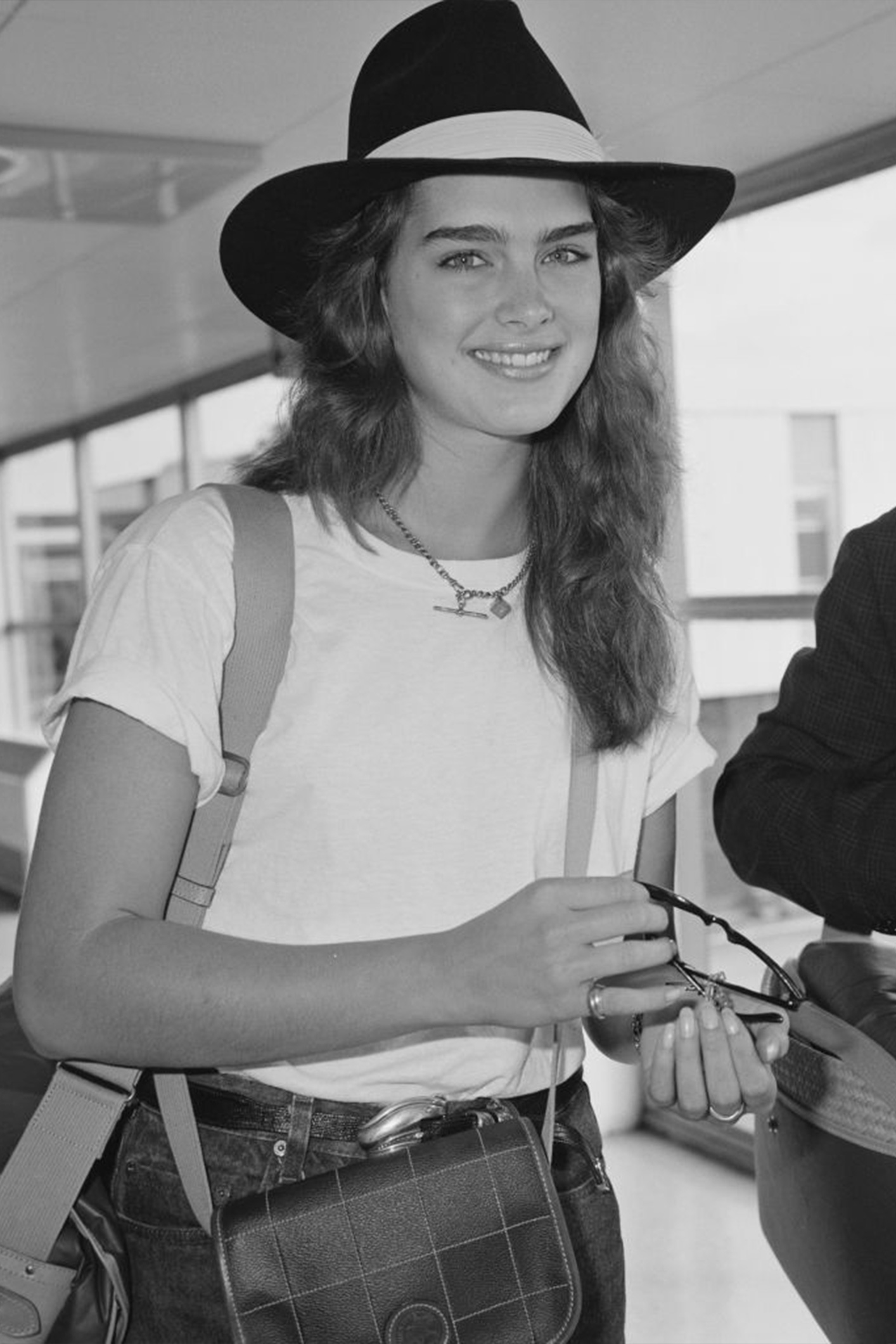 Brooke Shields fehér pólóban