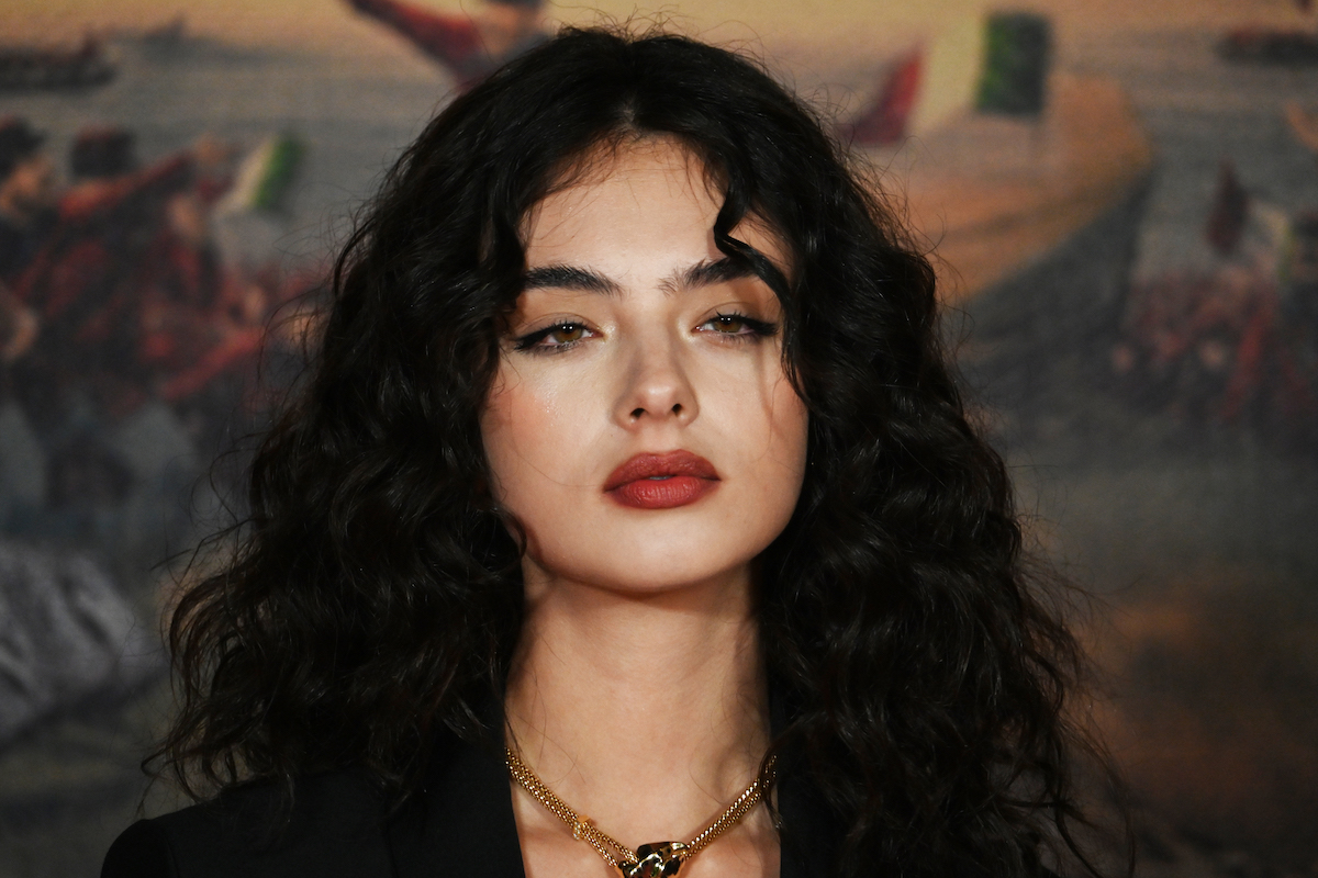 Deva Cassel portré 2025