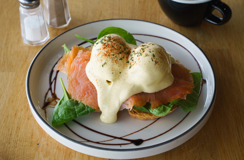 A hollandi mártás buggyantott tojás mellé is kiváló