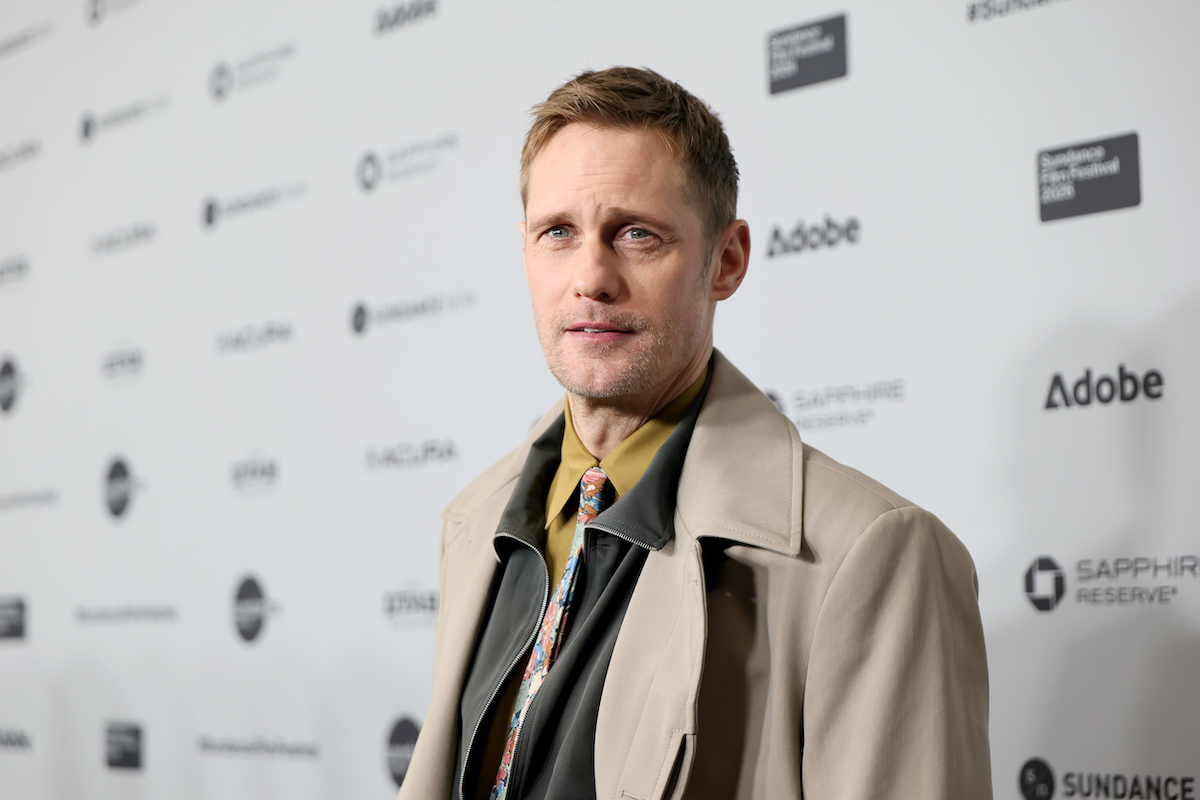 Alexander Skarsgård barna ballonkabátban