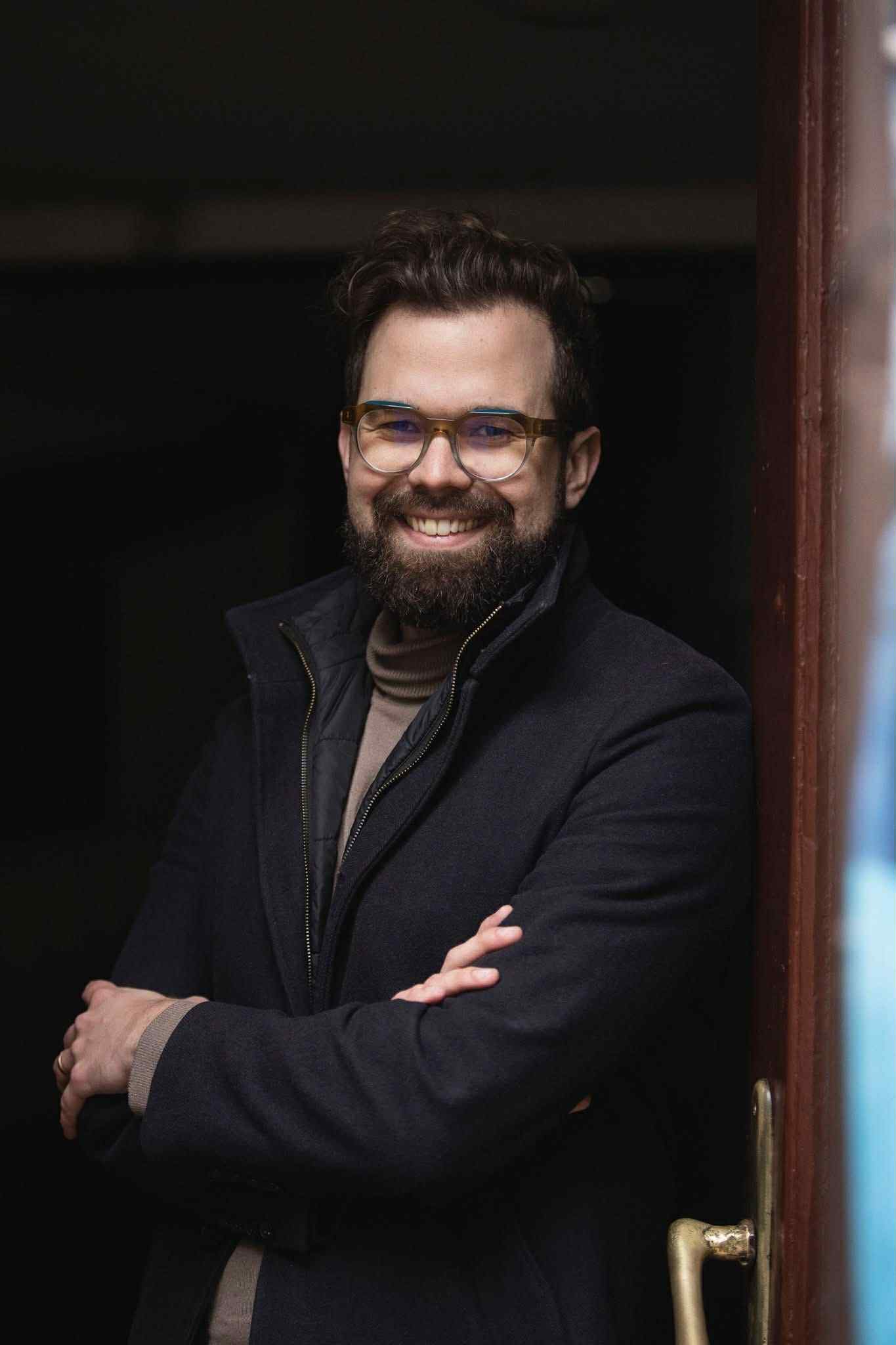 Sipka Bence, ember-környezet tranzakció szakpszichológus