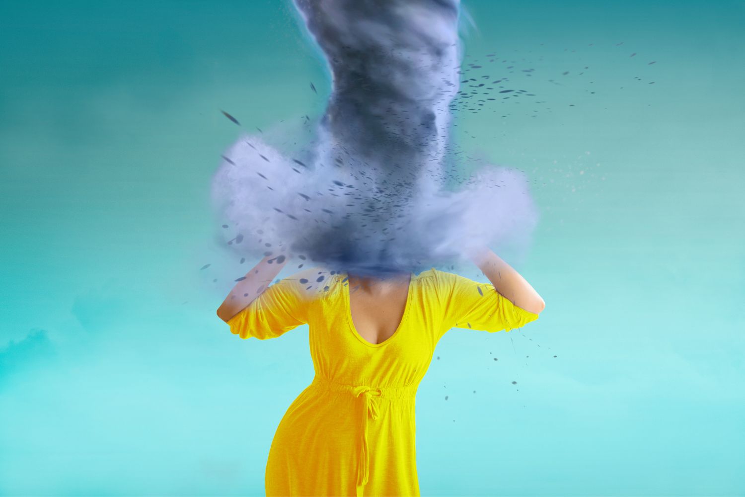 Illusztráció tengerzöld háttérrel, sárga ruhás nő, fejét eltakarja egy forgószél