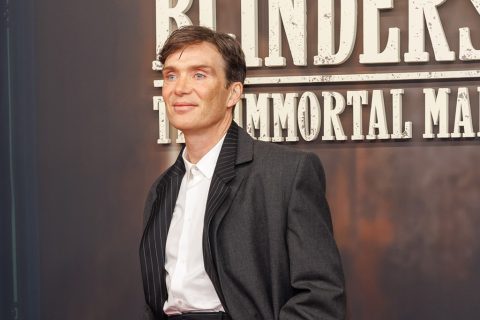 Cillian Murphy mosolyogva részt vesz a „Peaky Blinders: A halhatatlan férfi” premierjén a Kino Internationalban, 2026. március 12-én, Berlinben, Németországban.