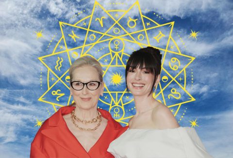Meryl Streep és Anne Hathaway, kék égbolt a háttérben és sárga asztrológiai kör a csilalgjegyek szimbólumával
