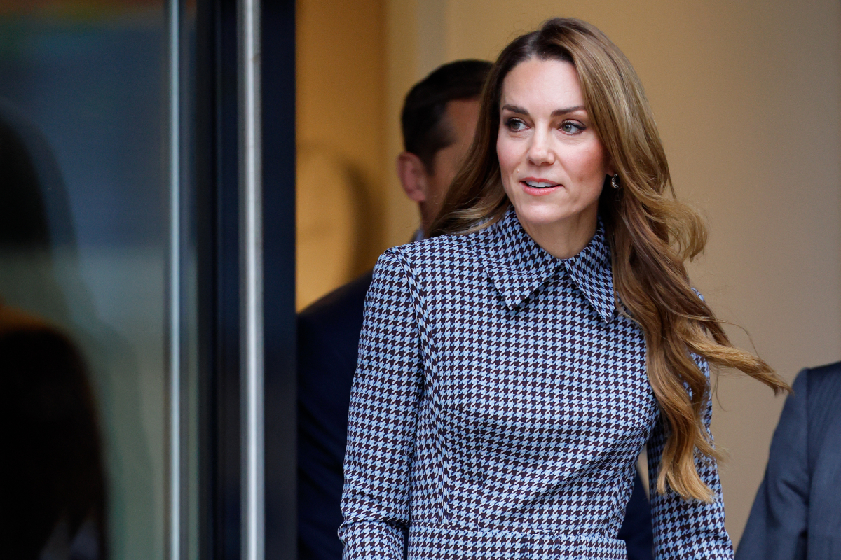 Katalin walesi hercegné (védnöki minőségében) távozik az Anna Freud gyermek mentális egészségügyi szervezet meglátogatása után az Anna Freud Központban, 2025. november 27-én.