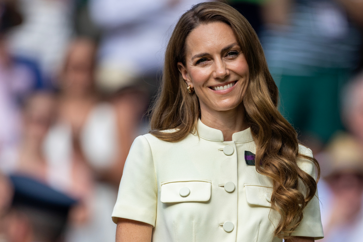 Katalin walesi hercegné a női egyéni döntőt követő díjátadó ünnepségen a centerpályán, a wimbledoni teniszbajnokságon, a londoni All England Lawn Tennis and Croquet Clubban, 2025. július 12-én.