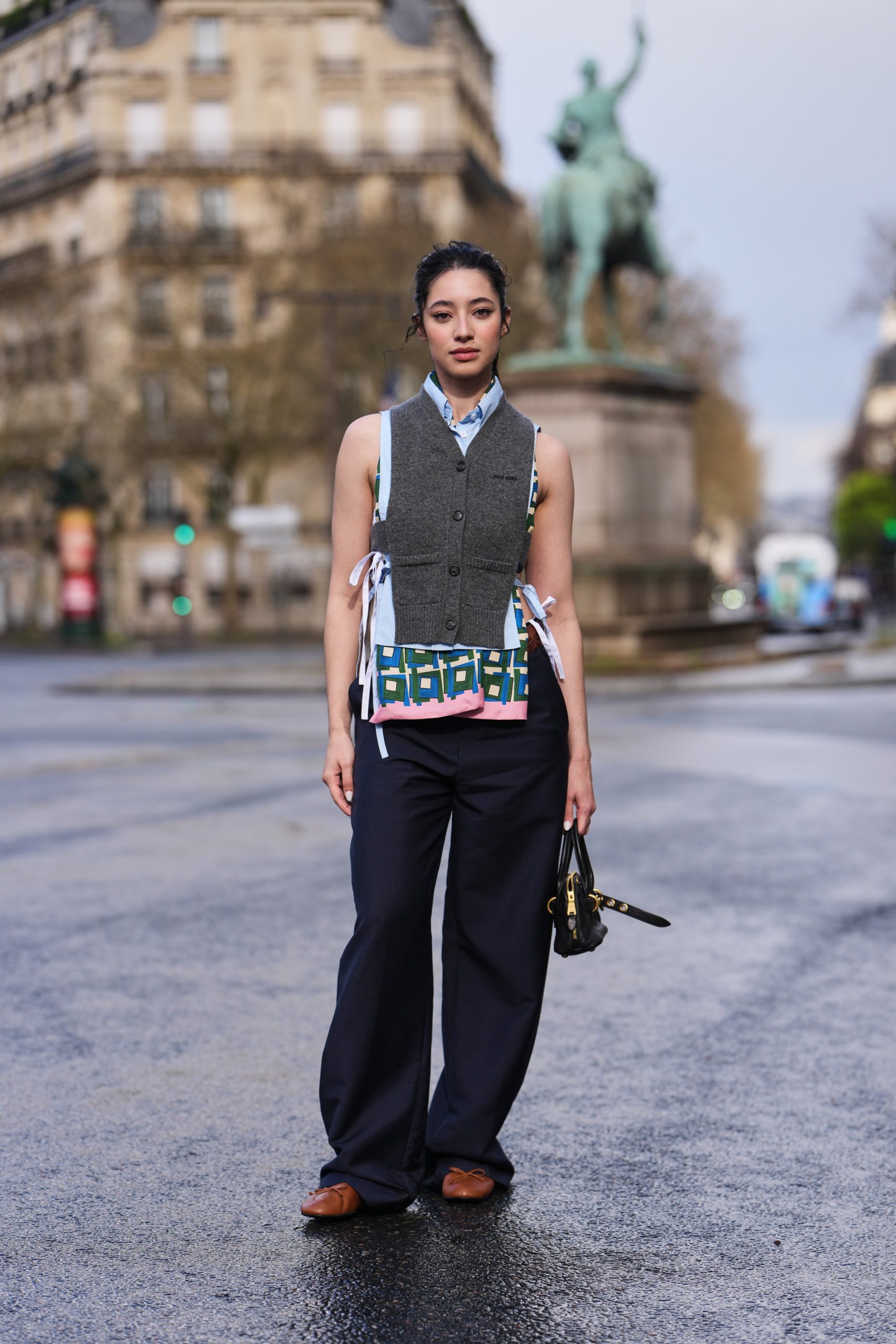 Modell tavaszi sálban vonul