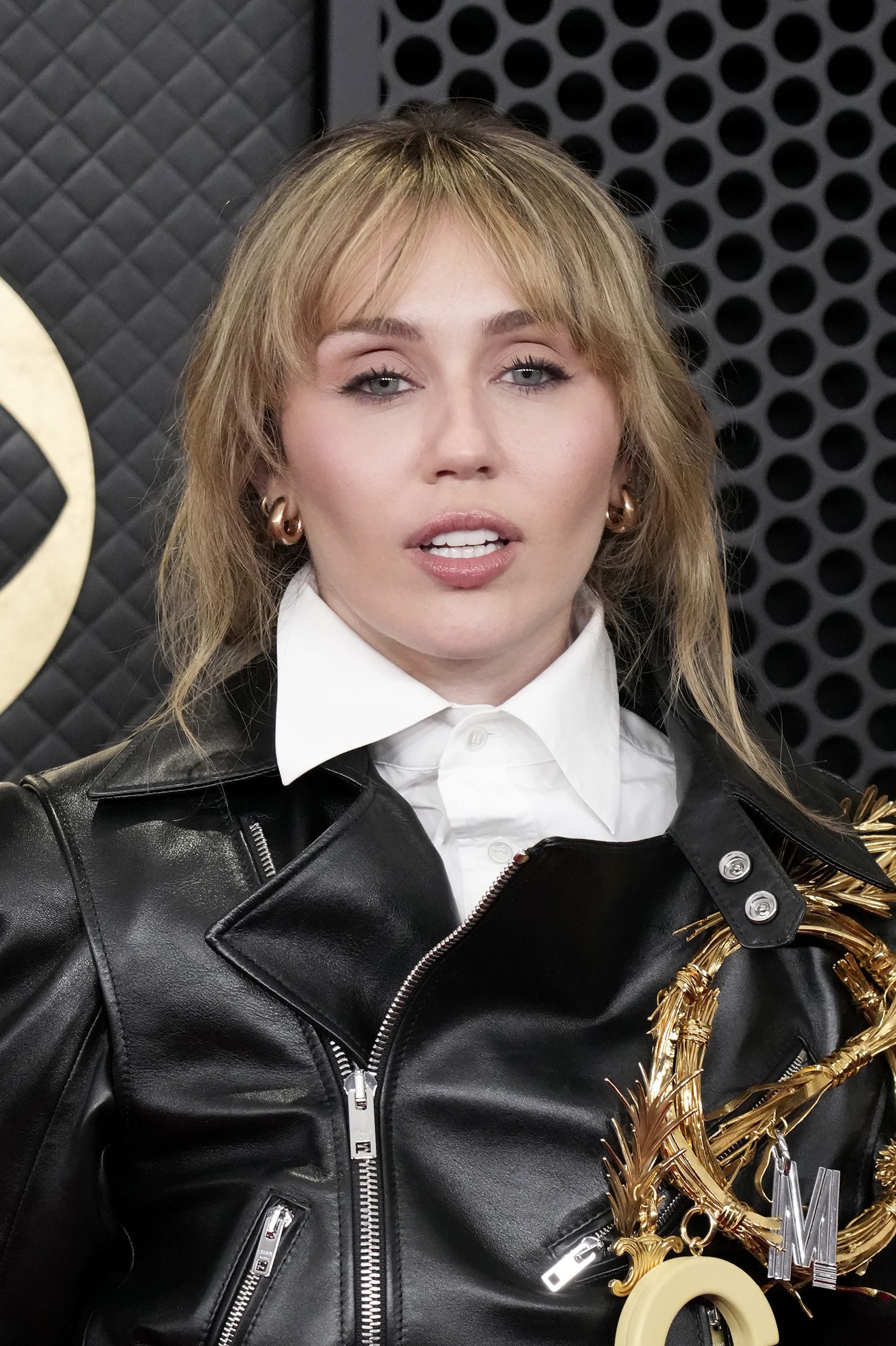 2026-nyar-divatos-szemoldok-formak | Marie Claire Miley Cyrus