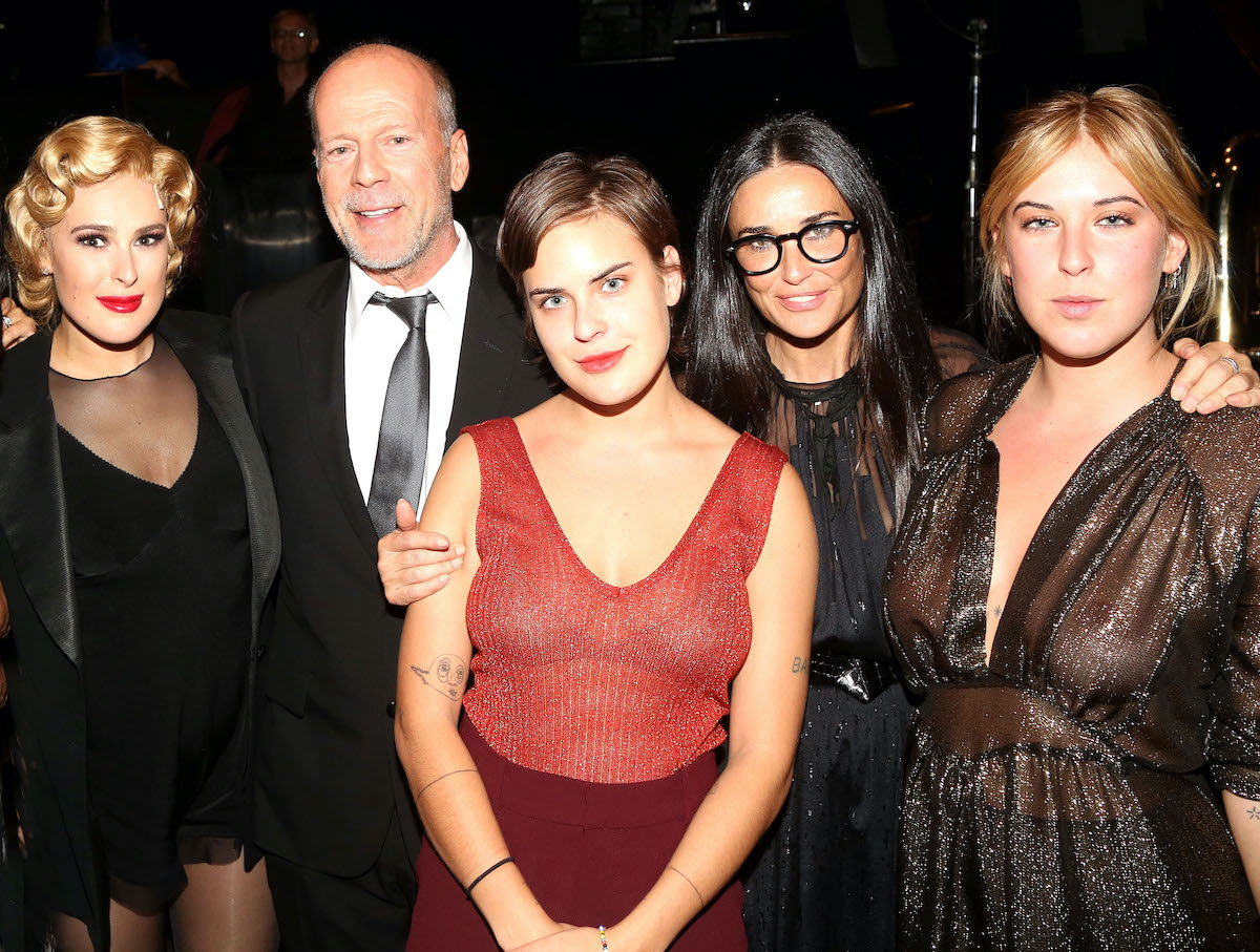 Bruce Willis Demi Moore és lányaik körében