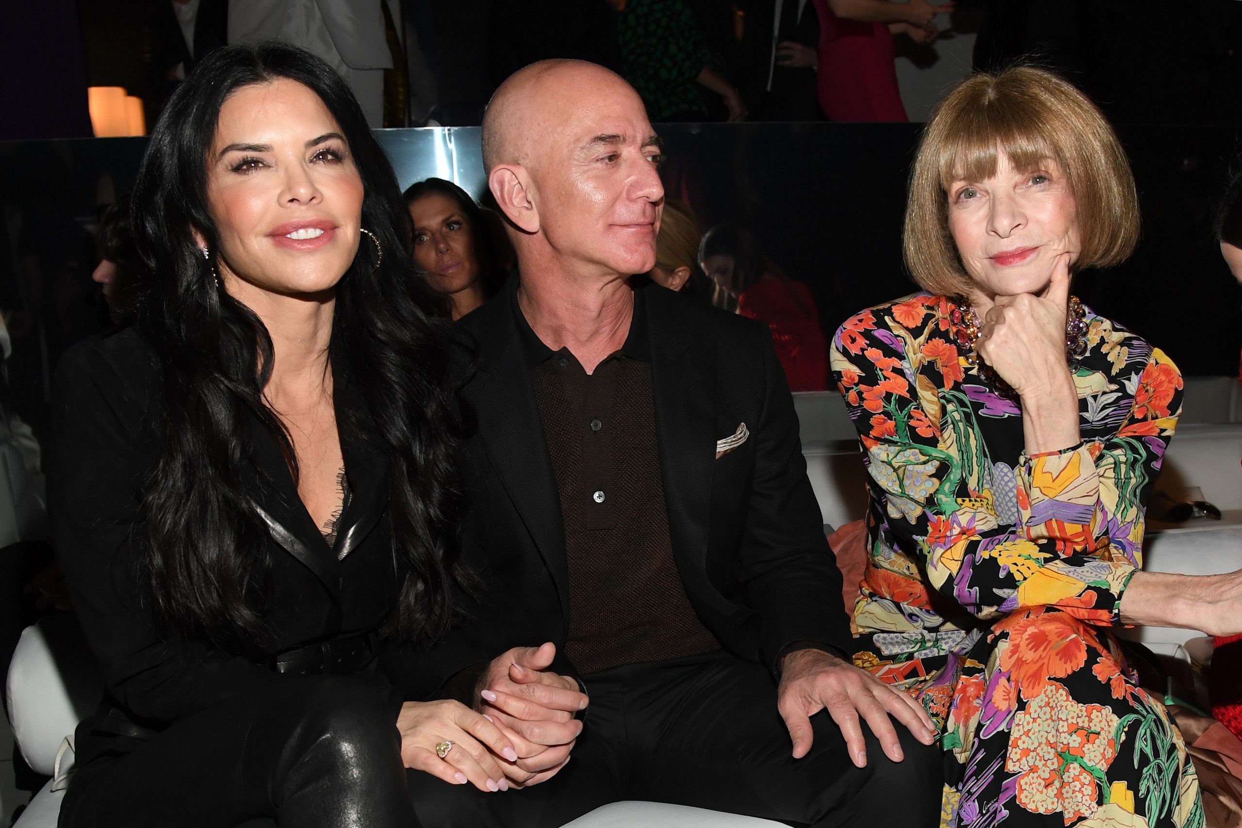 Jeff Bezos és Lauren Sanchez Anna Wintour mellett Tom Ford 2020-as őszi-téli divatbemutatóján