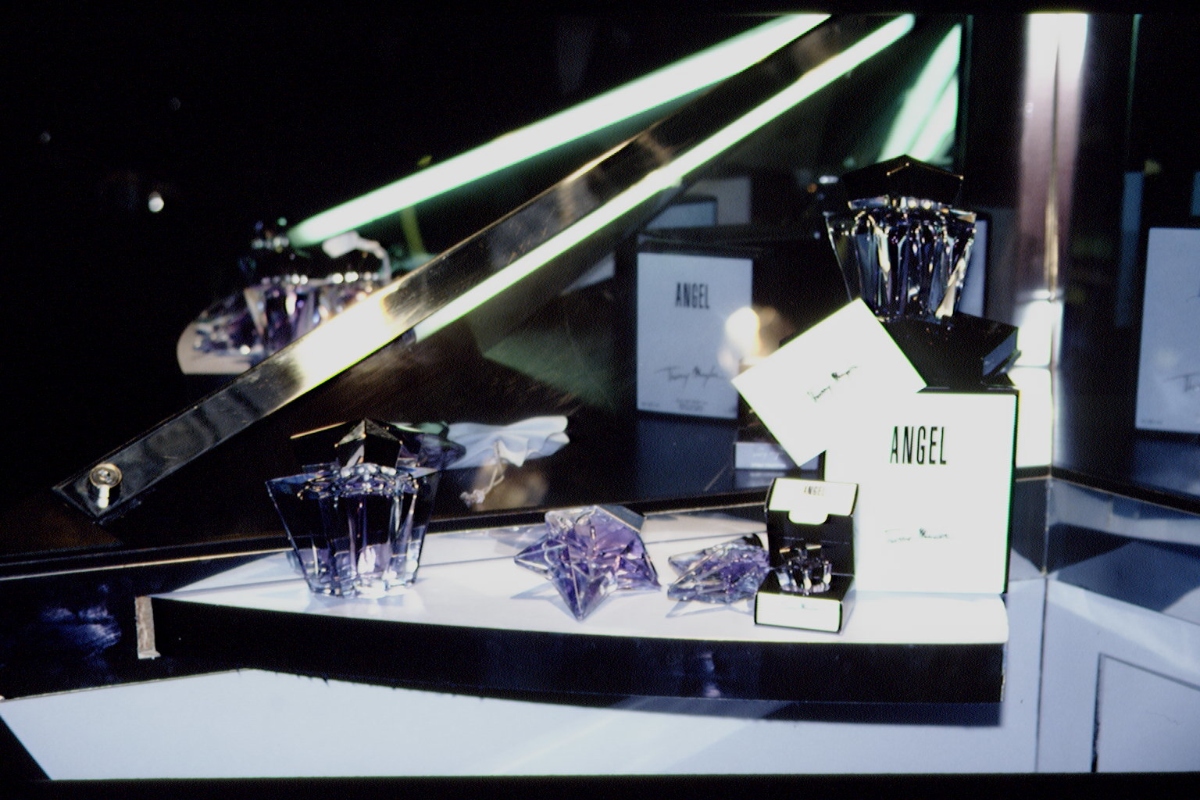 thierry-mugler-divattervezo-divattortenelem-portre | Marie Claire Thierry Mugler Angel parfüm