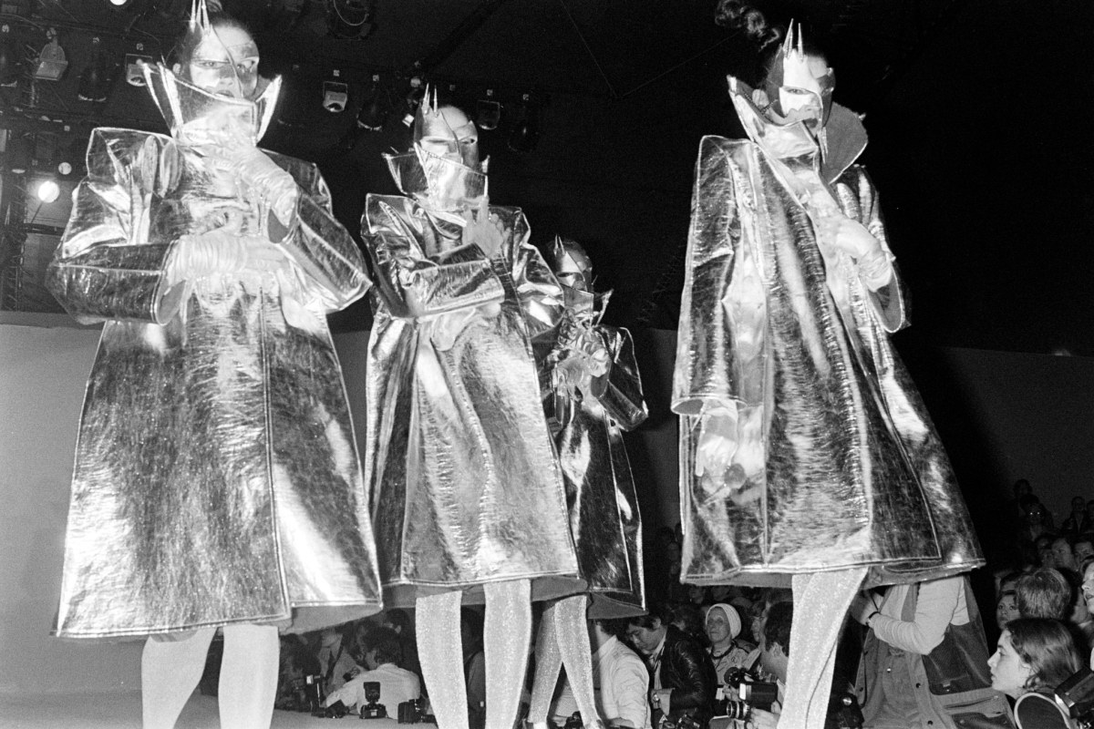 thierry-mugler-divattervezo-divattortenelem-portre | Marie Claire Thierry Mugler 1979. ősz–tél bemutató három modellje
