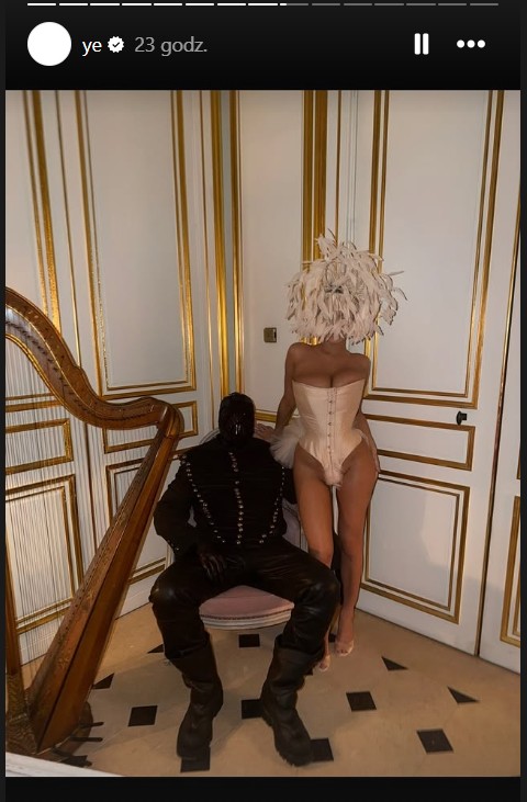 Kanye West fekete ruhában és Bianca Censori fehérneműben a versailles-i kastélyban