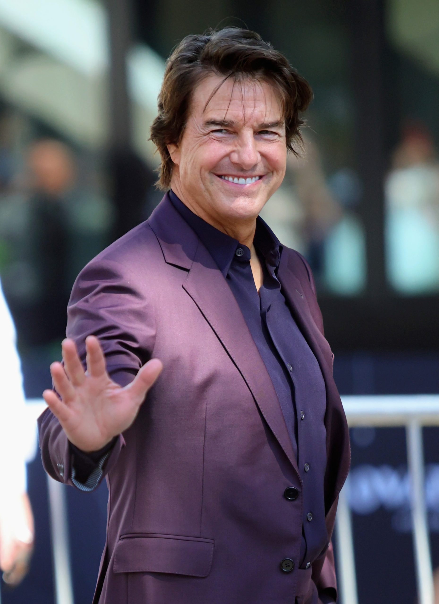 tom-cruise-oregedes-digger | Marie Claire Tom Cruise lila zakóban int