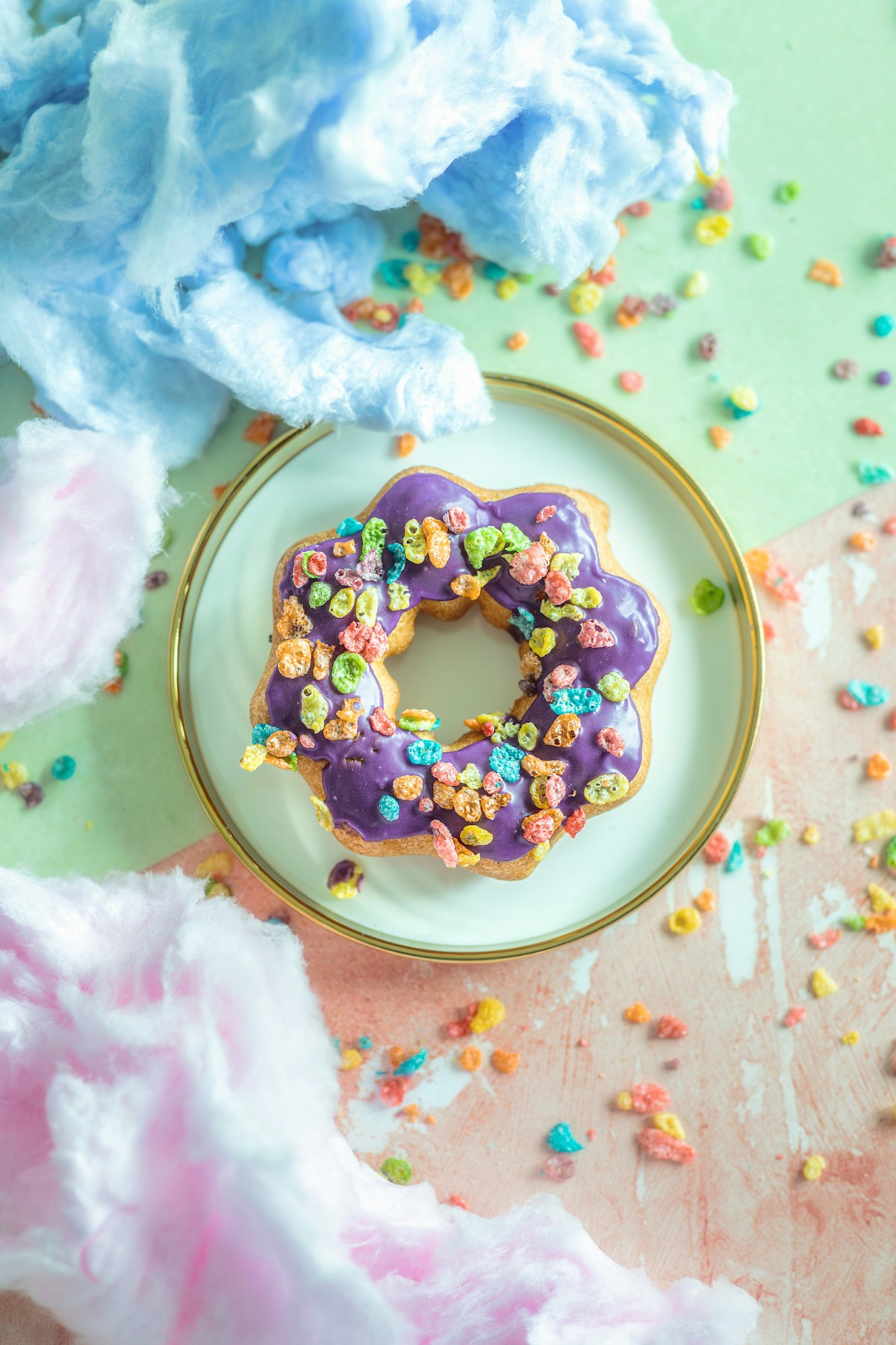 ube-latte-lila-ital | Marie Claire lila fánk cukroszórással