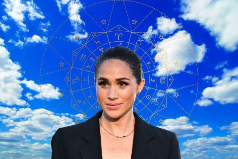 Meghan Markle, kék égbolt, arany asztrológiai kör