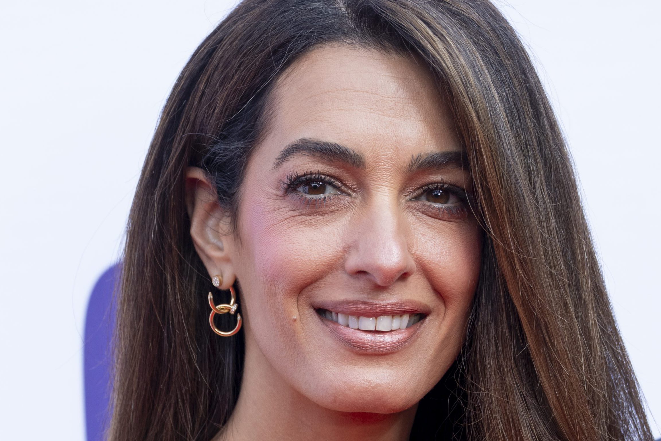 Amal Clooney közelről