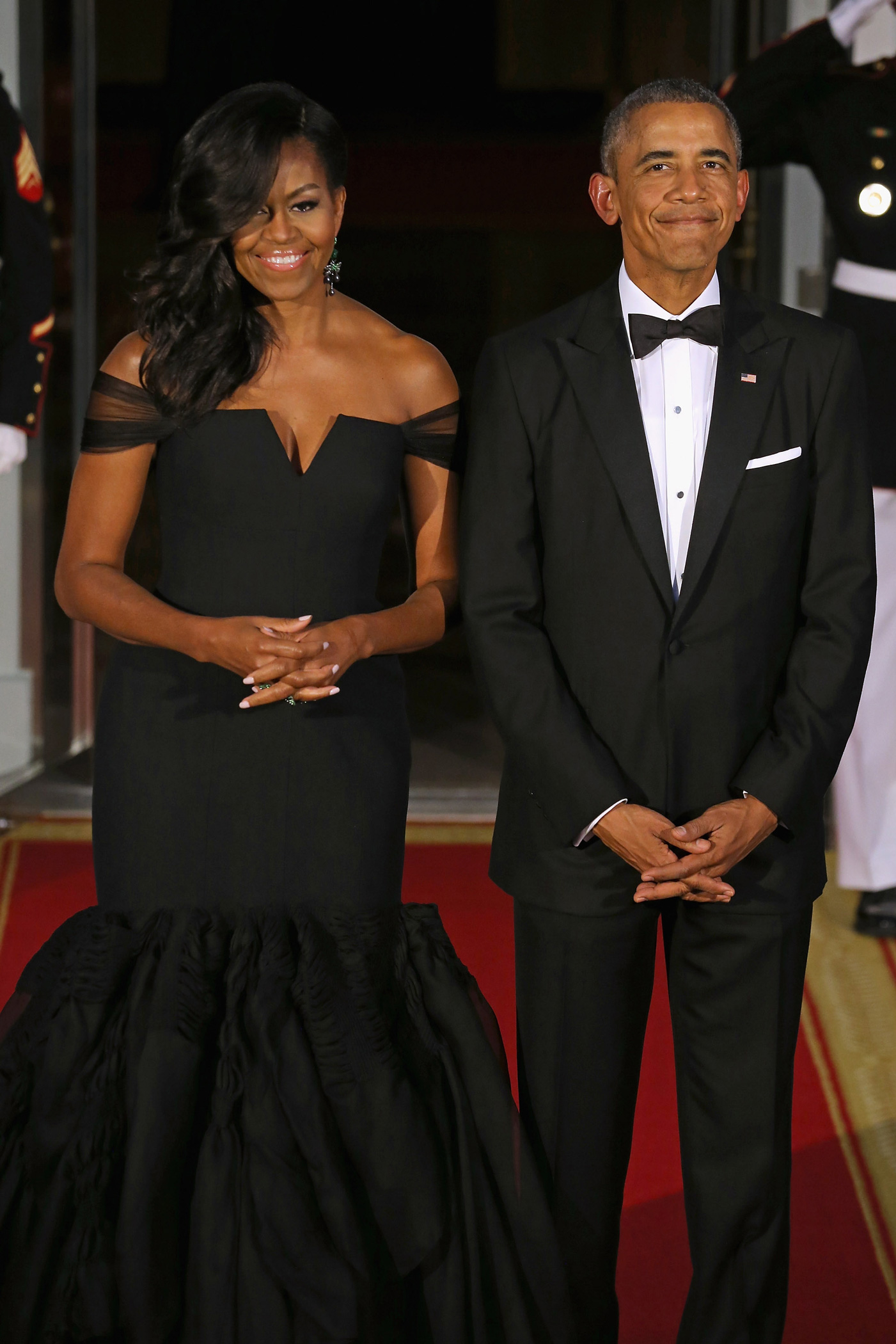 michelle-obama-legjobb-ruhaja | Marie Claire Michelle Obama fekete ruhában, mellette Barack Obama