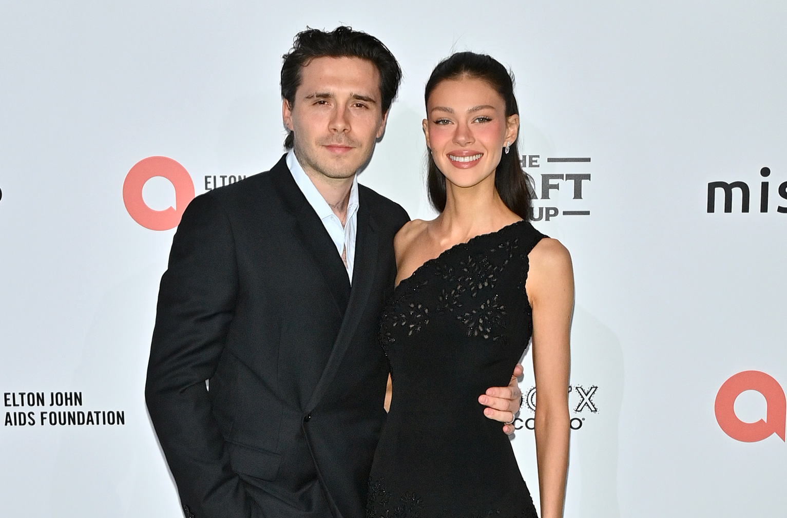 Brooklyn Beckham átkarolja Nicola Peltzt