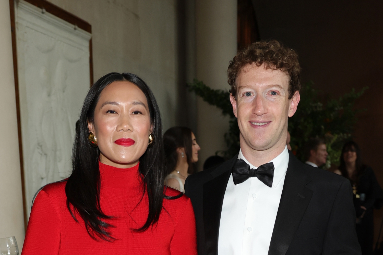 Priscilla Chan és Mark Zuckerberg a 2026-os MET-gálán