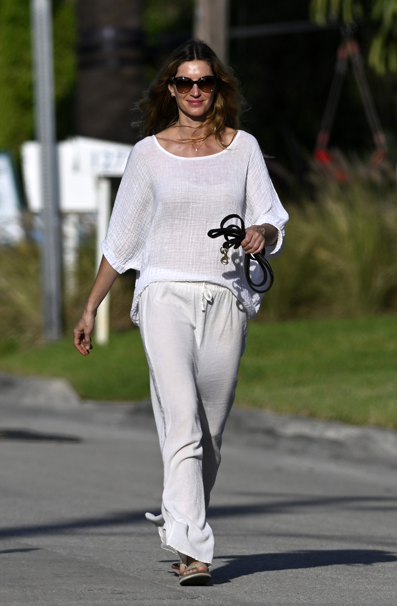 Gisele Bündchen muszlin szettben