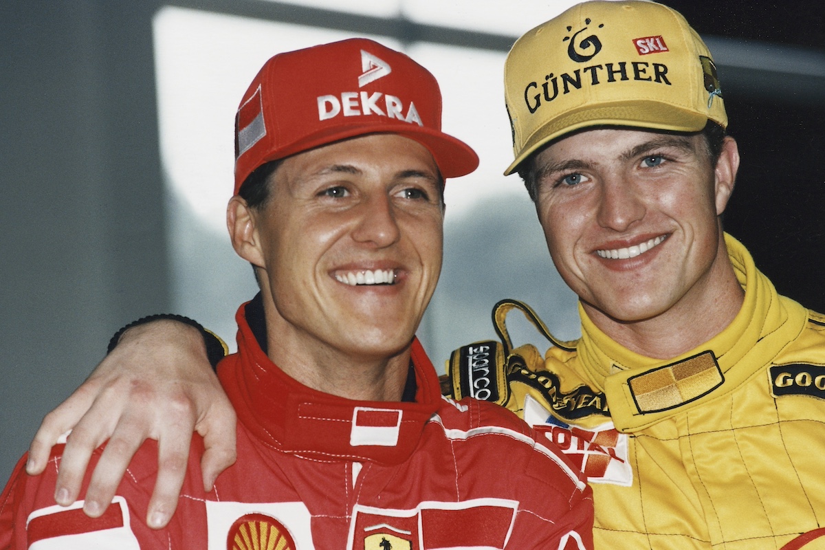 Michael és Ralf Schumacher (pirosban és sárgában)