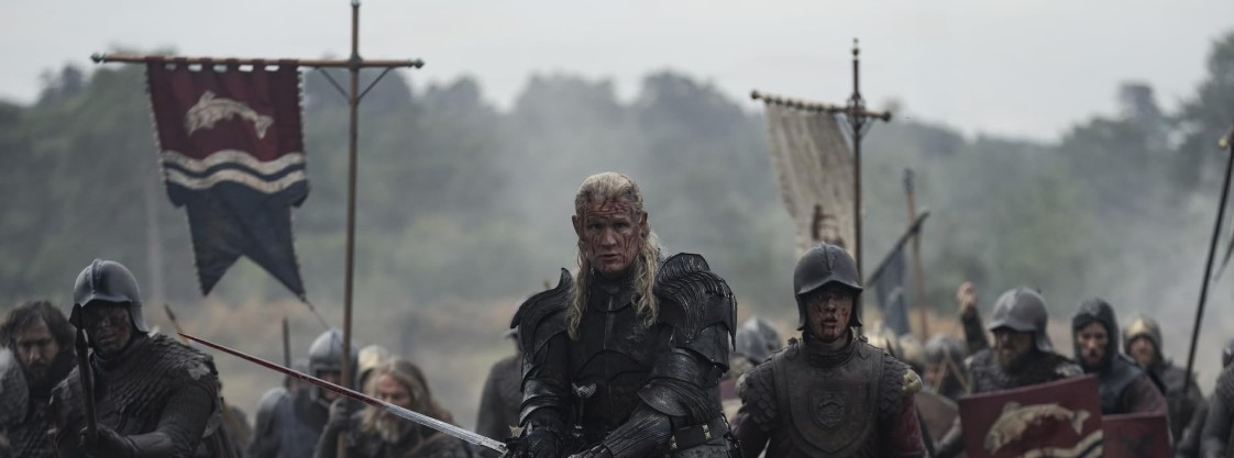 sarkanyok-haza-utolso-evad-tronok-harca-2 | Marie Claire Daemon Targaryen karddal a kezében egy csatában