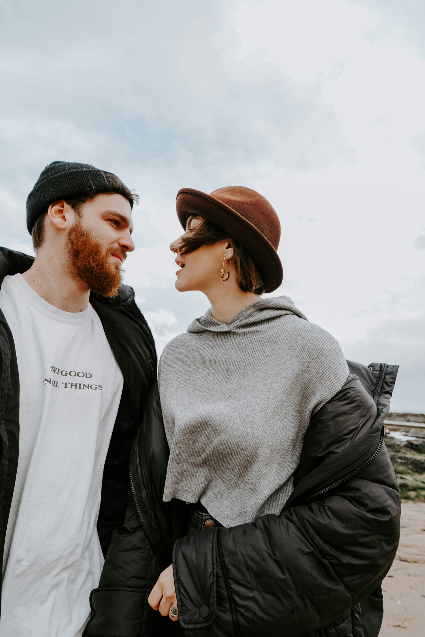 toxikus-ember-mondatok-figyelmezteto-jelek | Marie Claire 2. „Megérdemelték”: Amikor valaki megjegyzi, hogy rossz dolog történt valakivel, és az illető megérdemelte, akkor mielőbb fordíts hátat neki! Csak egy toxikus ember érezhet örömöt, akár elégtételt, amikor valakit kellemetlenség ér.