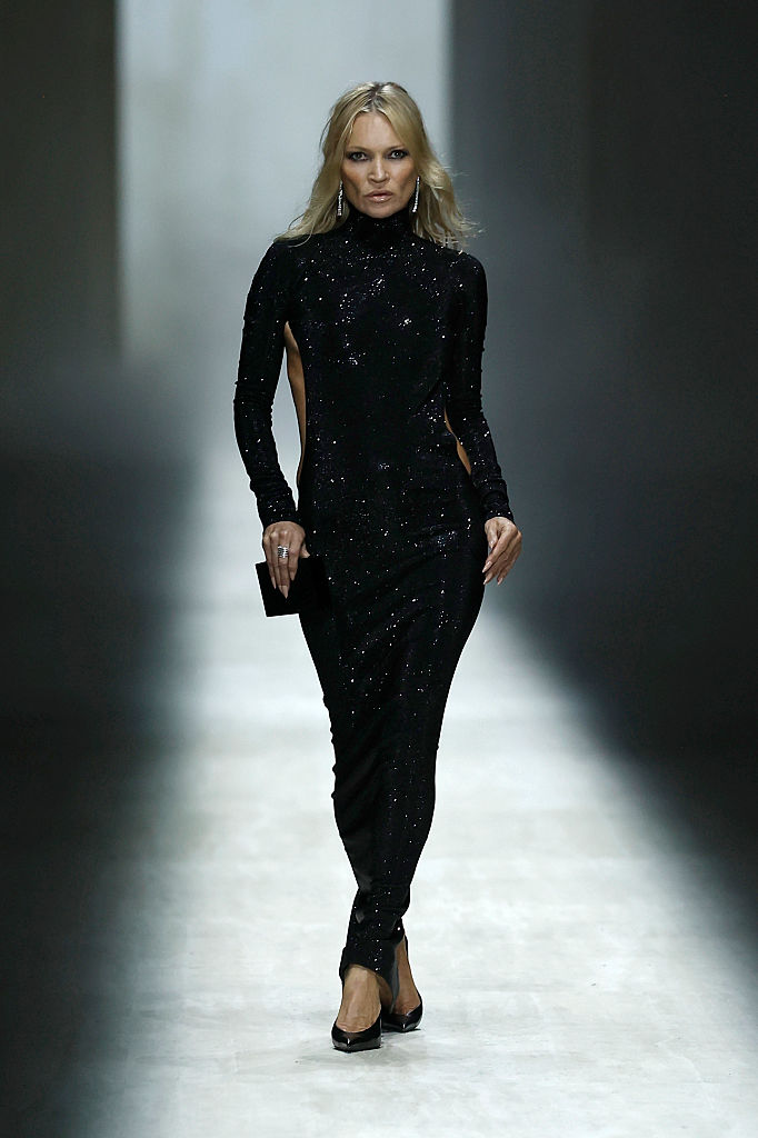 Kate Moss csillogó Gucci ruhában
