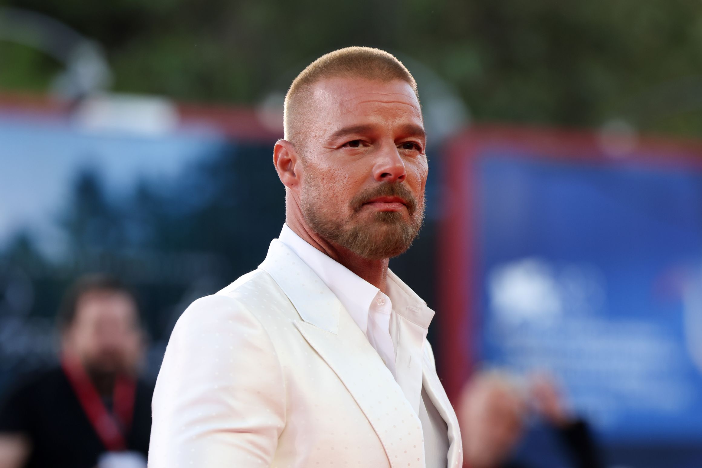 ricky-martin-uj-frizuraval-a-velencei-filmfesztivalon | Marie Claire Ricky Martin
