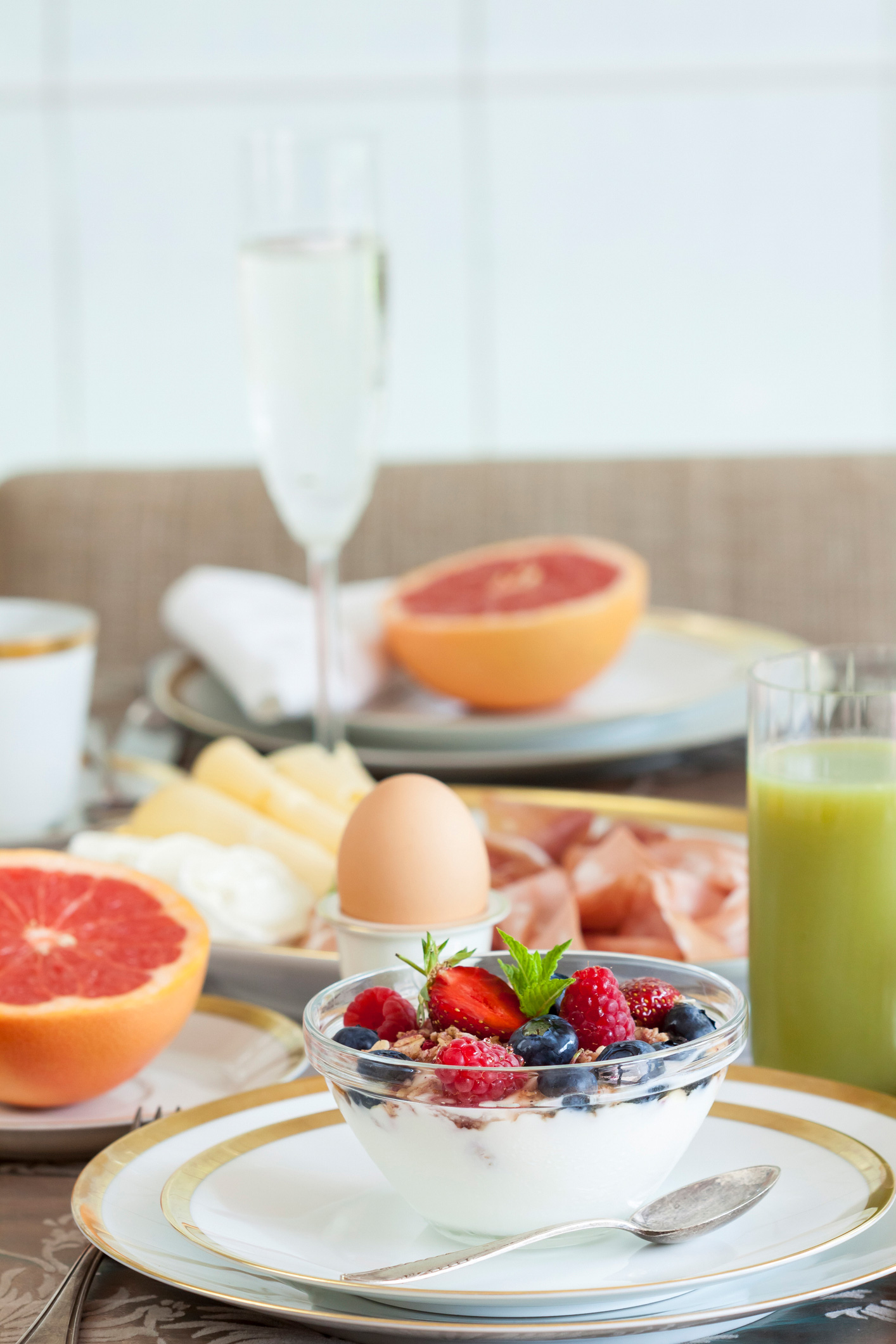 GettyImages-580749877 | Marie Claire Fehérjében gazdag reggeli: müzli, joghurt, tojás, gyümölcsök