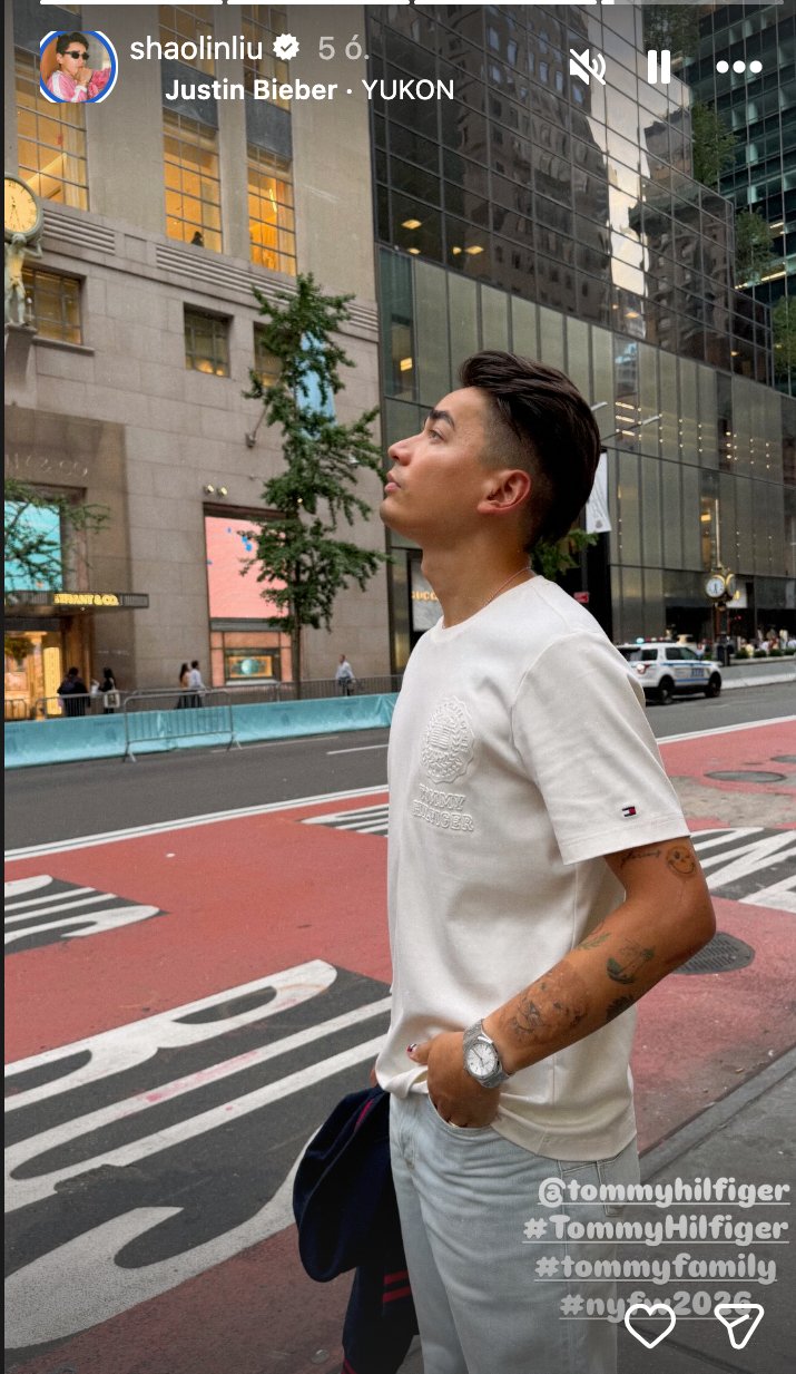 liu-shaolin-sandor-liu-shaoang-new-york-tommy-hilfiger | Marie Claire Liu Shaolin Sándor oldalról, Instagram sztoriban – New York