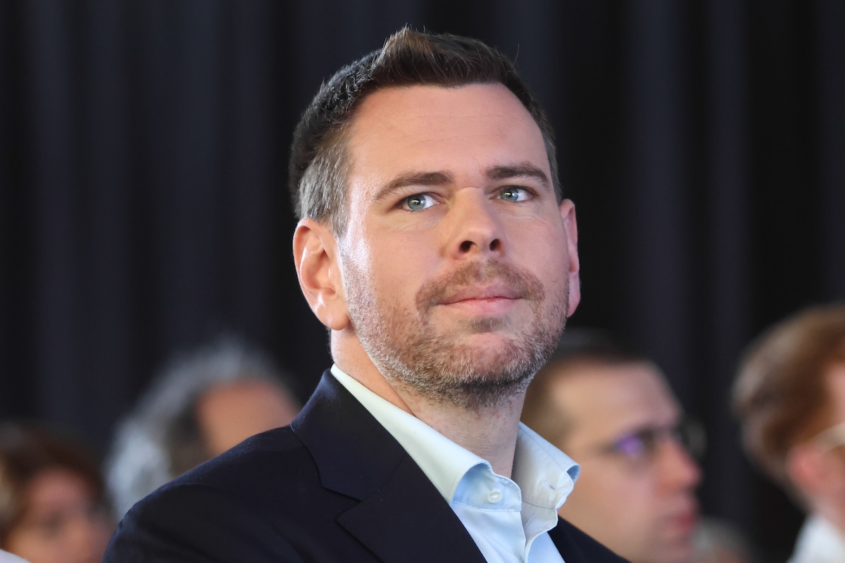 Vitézy Dávid közeli felvételen