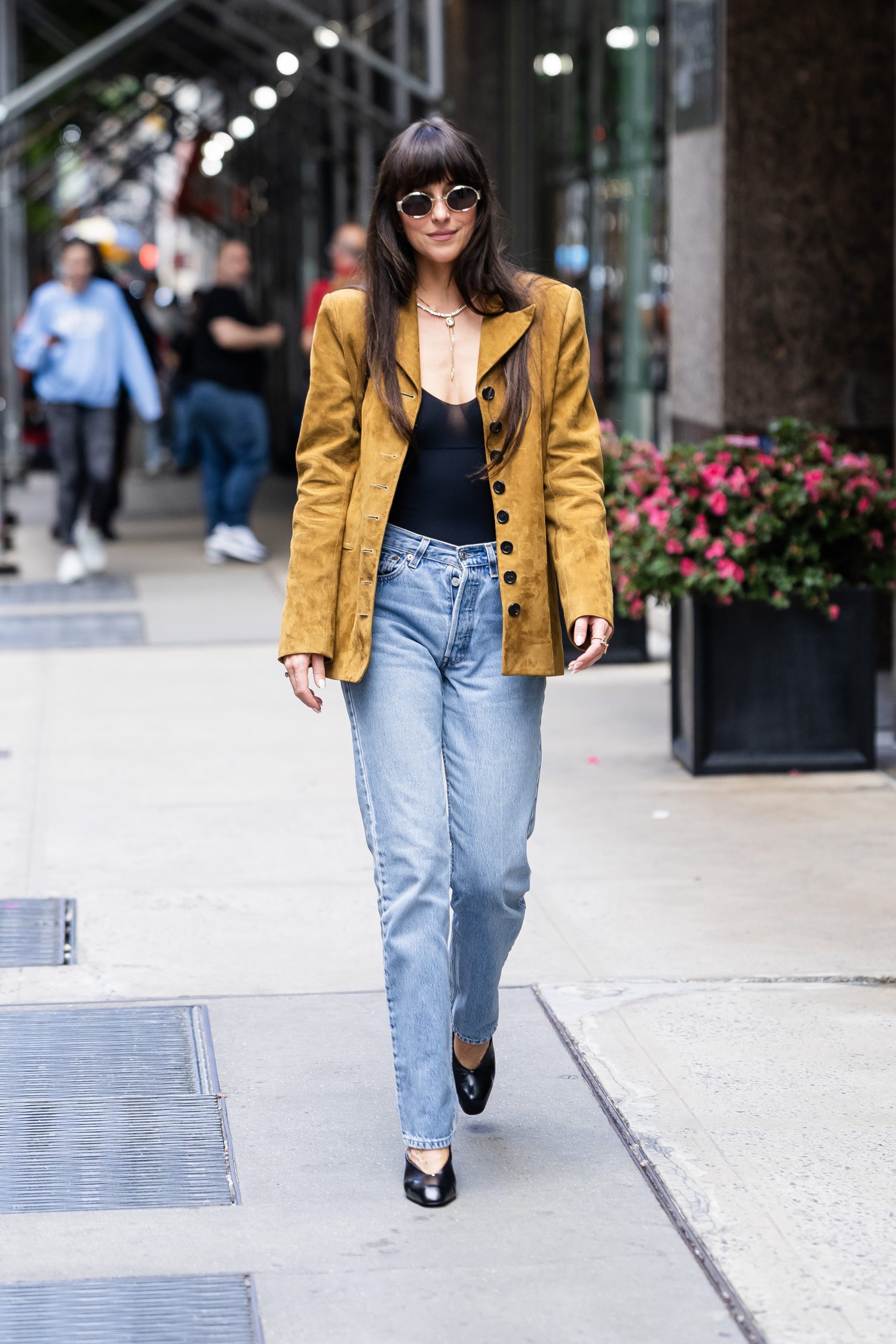 dakota-johnson-stilusa | Marie Claire Dakota Johnson New Yorkban sétál