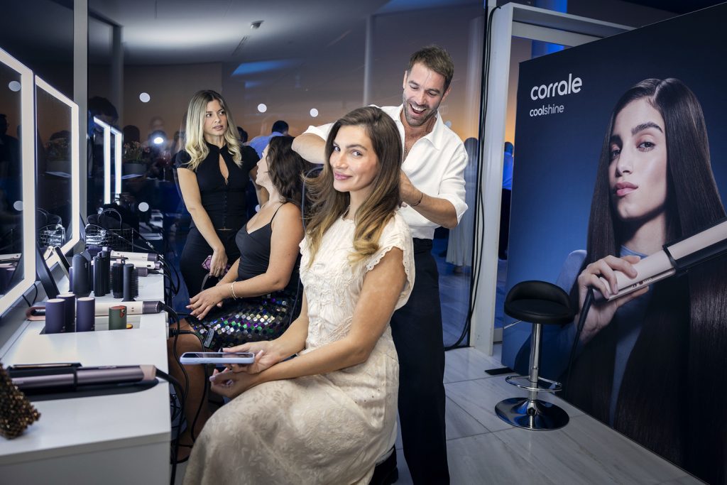 dyson-ujdonsagok-okosfogkefe-hajformazok5 | Marie Claire Dyson Corrale CoolShine és Airsmooth