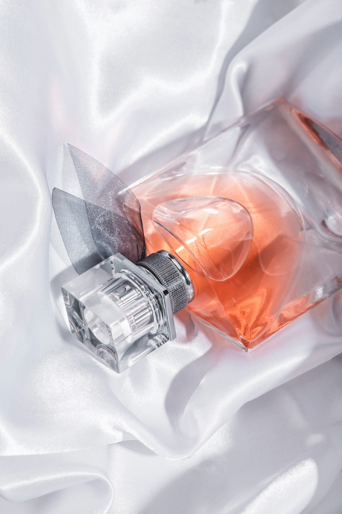 parfum-megromlik | Marie Claire barack színű parfüm üvegben