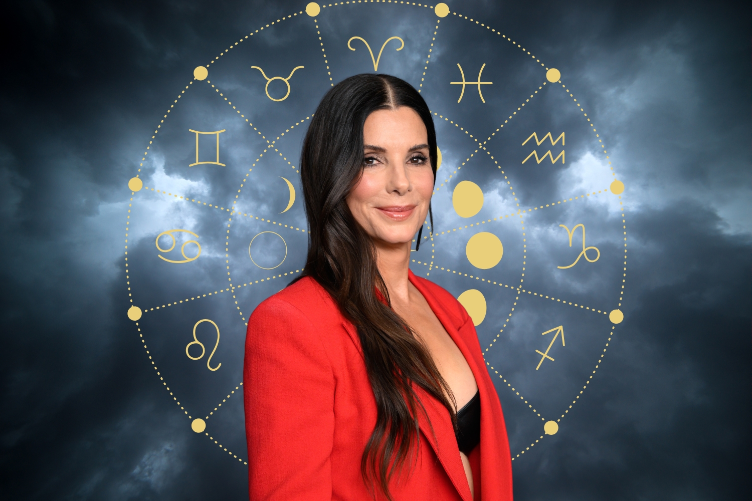 Sandra Bullock piros blézerben, szürke égbolt, arany zodiákus kör