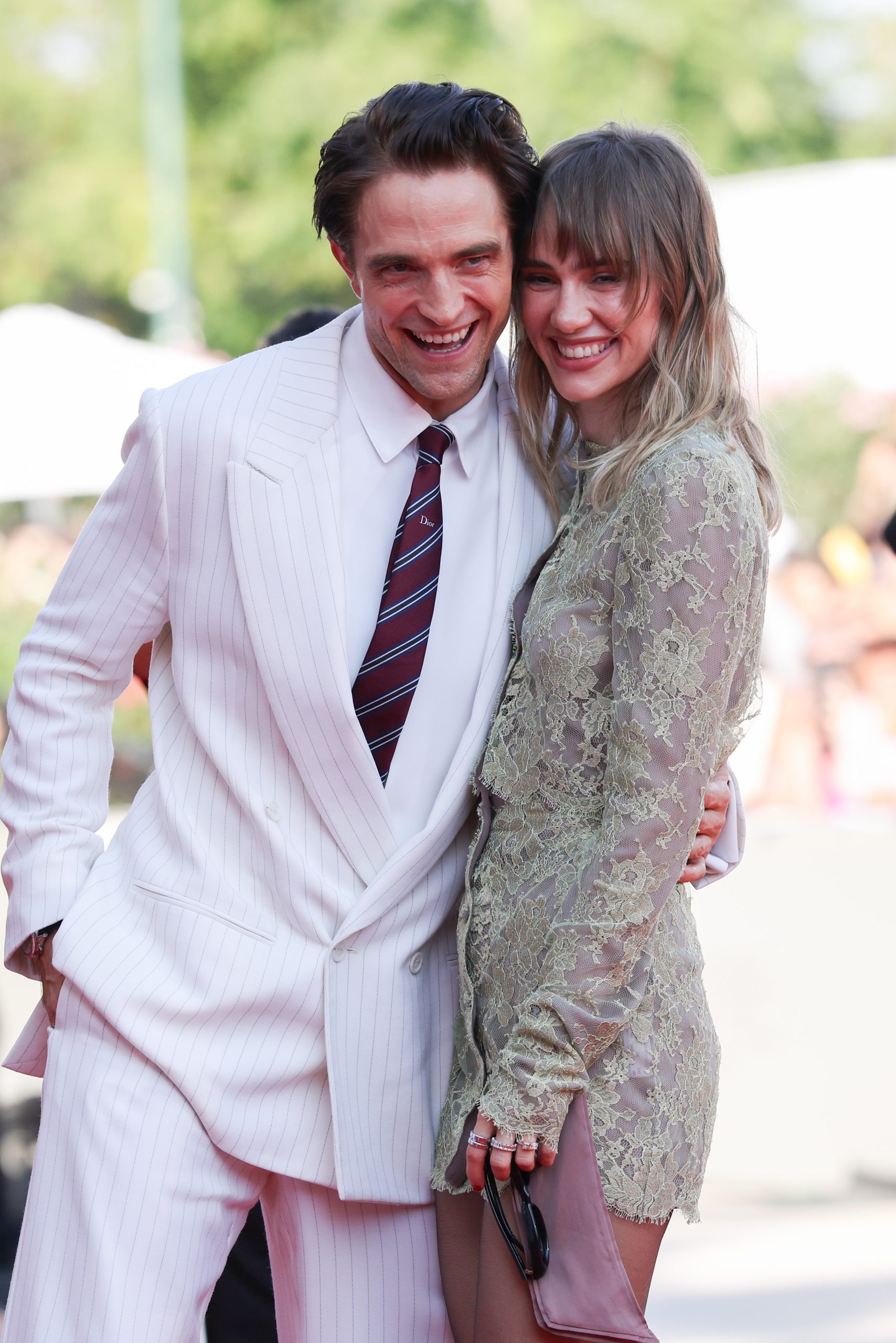 Robert Pattinson és Suki Waterhouse a velencei filmfesztiválon
