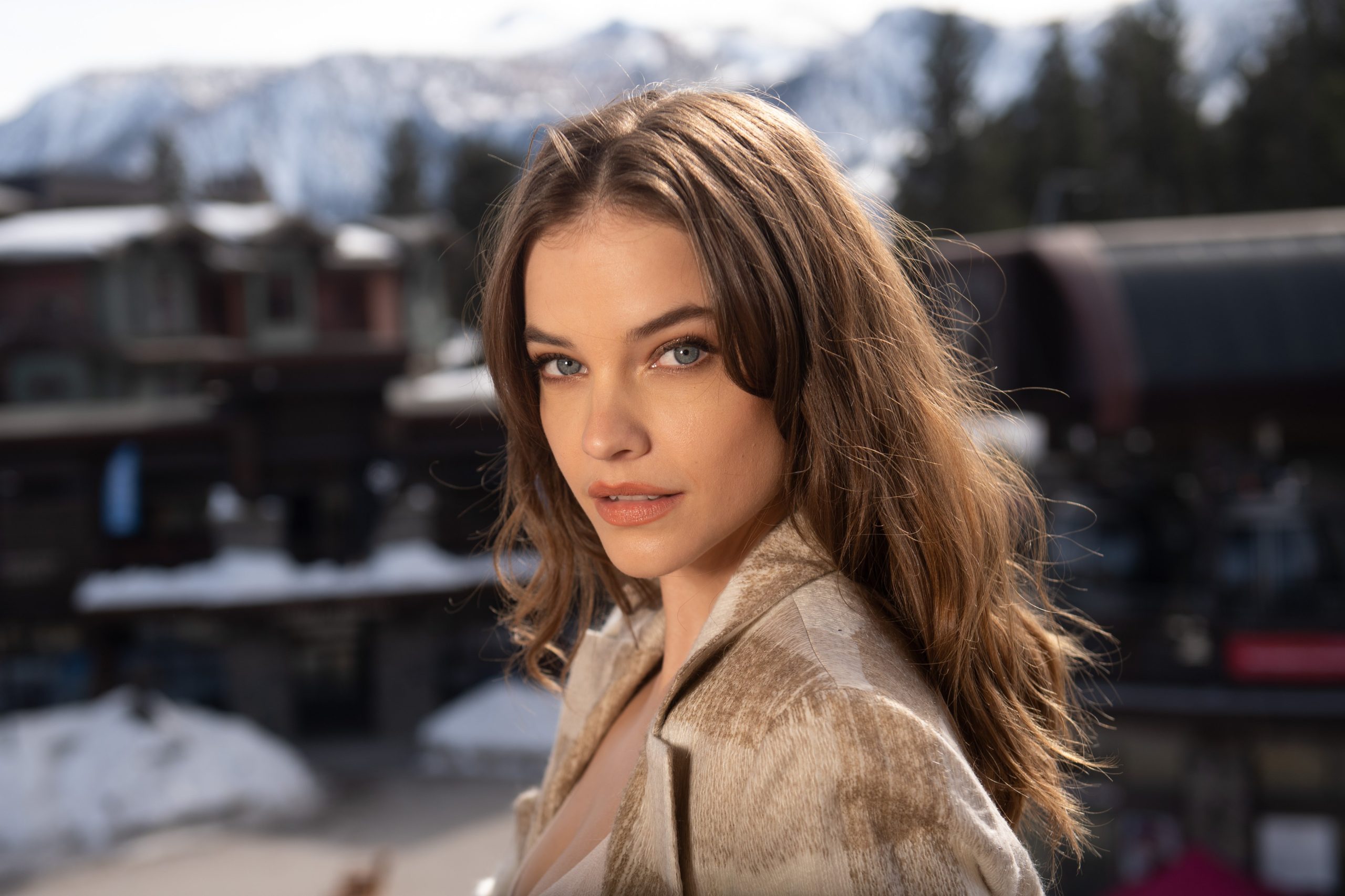 Palvin Barbara közelről