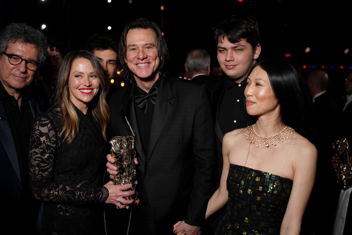 jim-carrey-64-evesen-megnosult | Marie Claire Jane Erin Carrey, Jim Carrey, Min Ah és Jackson Riley
