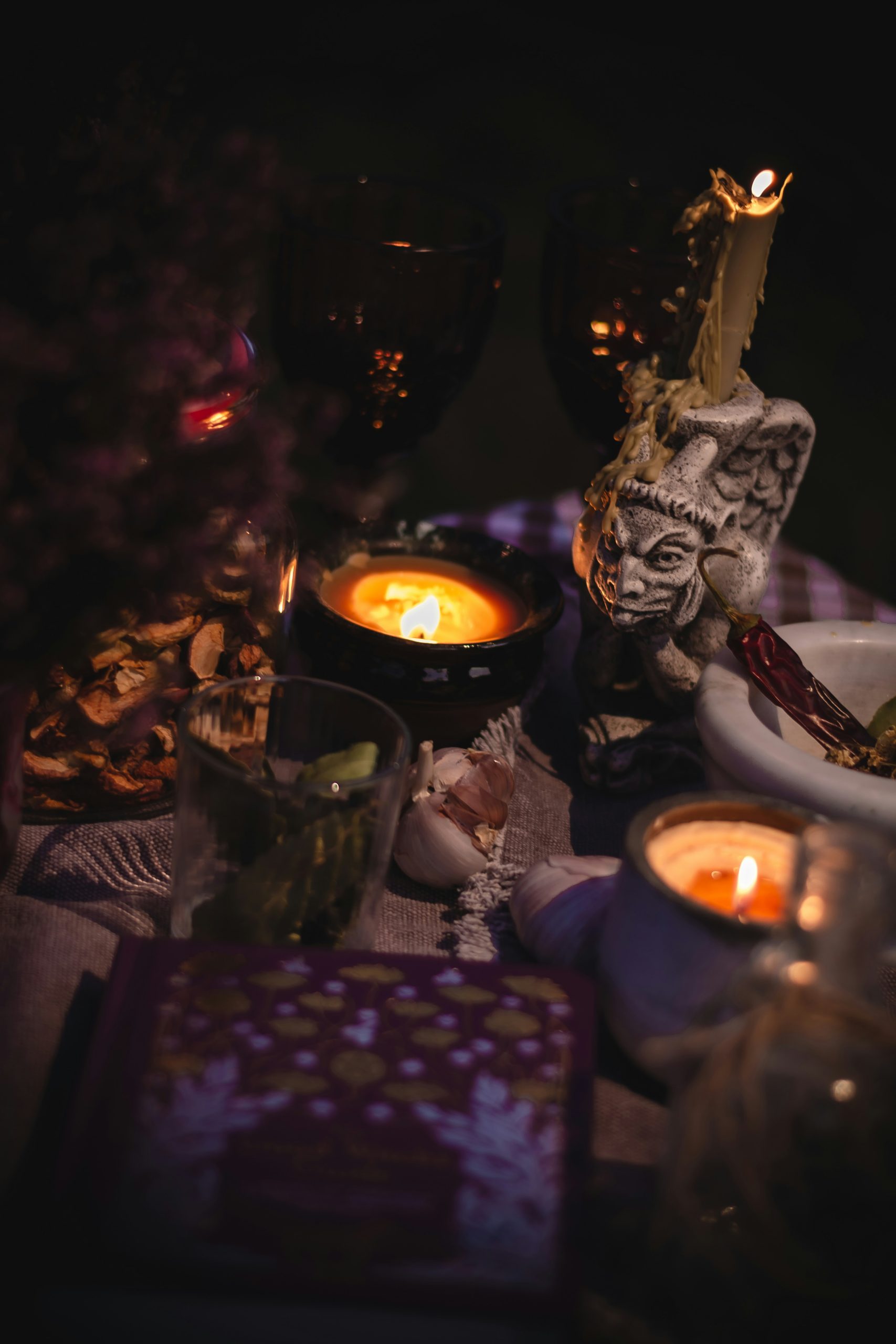 halloween-2026-5-rituale | Marie Claire eszközök halloweeni rituáléhoz